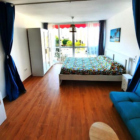 Playmon Holiday Apartment Benidorm Buitenkant foto
